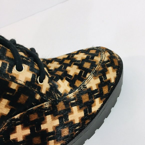 Antonio Melani Women’s Sz 6M Ankle Booties Printed Calf Hair Lug Sole Lace/Zip - Picture 7 of 11